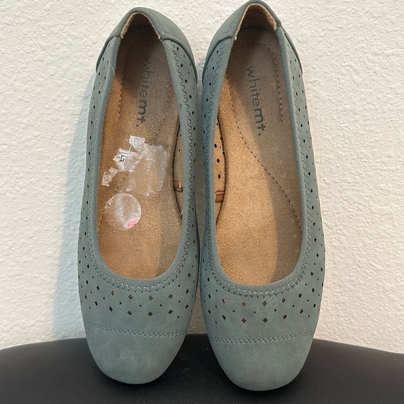 WHITE MT. LINDA SUEDE BALLET FLAT GUC SZ 5.5M CAREER EVERYDAY VERSATILE - Picture 1 of 9